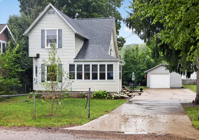 1st image of 1391 Belleview Dr, Ionia Township Ionia, MI 48846 | MLS# 65026044577