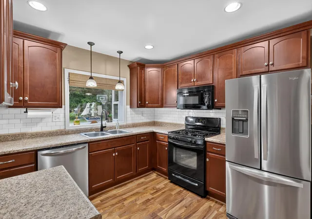 5th image of 1391 Belleview Dr, Ionia Township Ionia, MI 48846 | MLS# 65026044577
