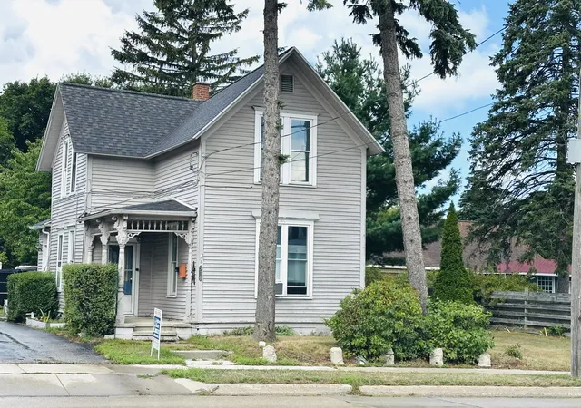 2nd image of 510 Cypress St, Manistee City Manistee, MI 49660 | MLS# 67026044579