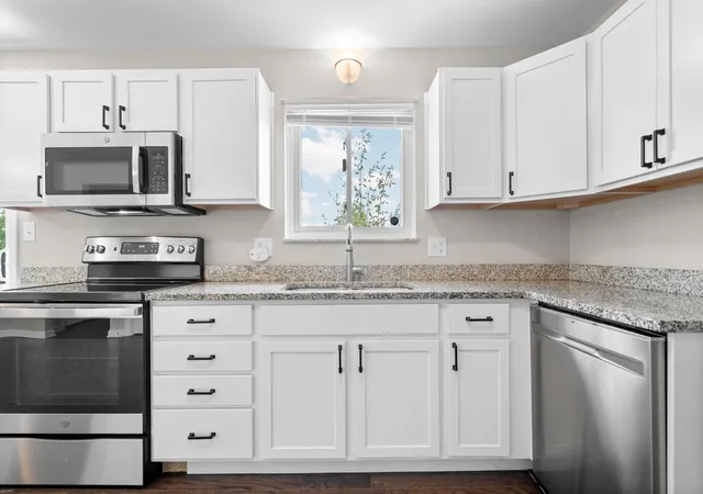 3rd image of 705 W Bemis Rd, York Charter Township Washtenaw, MI 48176 | MLS# 81026044581