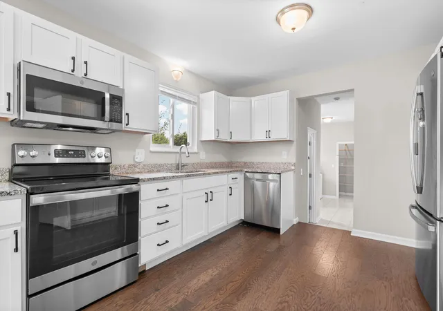 4th image of 705 W Bemis Rd, York Charter Township Washtenaw, MI 48176 | MLS# 81026044581