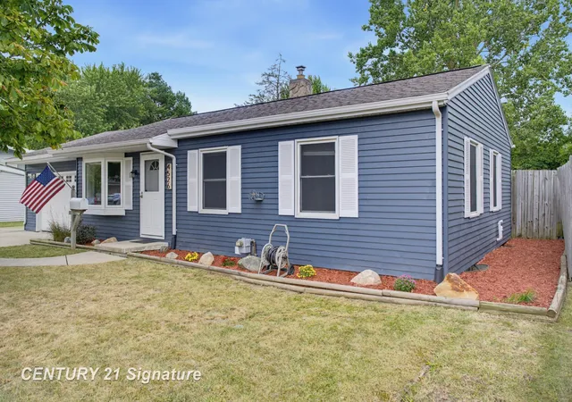 1st image of 4526 Lorraine Ave, Carrollton Township Saginaw, MI 48604 | MLS# 61050219534