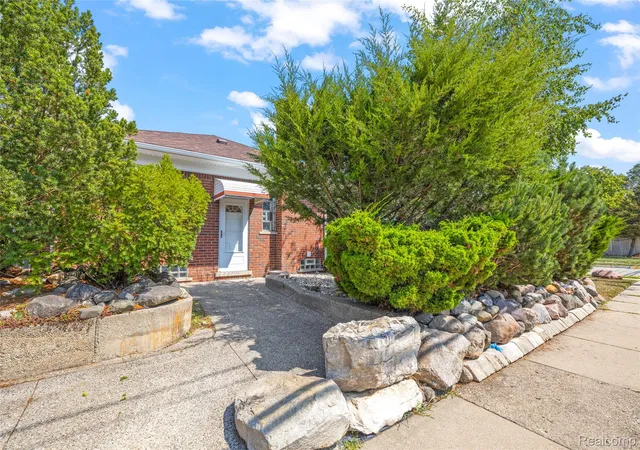 2nd image of 22405 Piper Ave, Eastpointe City Macomb, MI 48021 | MLS# 20261067428