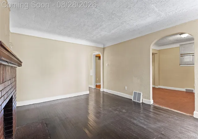 Photo 4 of Single family home for sale at 9910 Somerset Ave, Detroit City Wayne, MI 48224 | MLS# 20261067432 | Listing updated on 2026-10-22