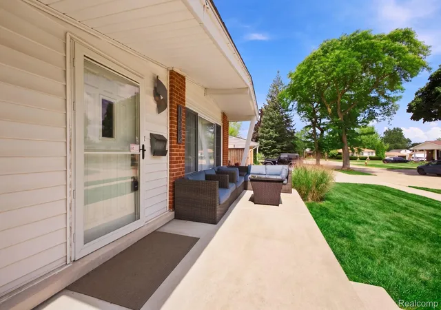Photo 3 of Single family home for sale at 1333 N Selfridge Blvd, Clawson City Oakland, MI 48017 | MLS# 20261067442 | Listing updated on 2026-09-22