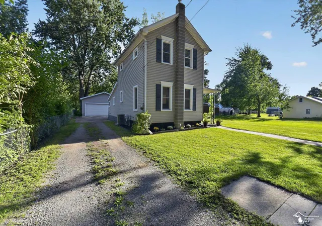 Photo 3 of Single family home for sale at 325 Hill St, Hudson City Lenawee, MI 49247 | MLS# 57050219538 | Listing updated on 2026-08-28