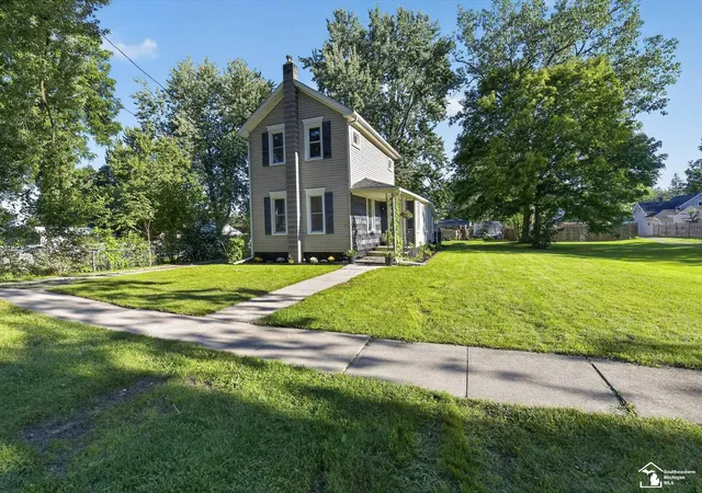 Photo 5 of Single family home for sale at 325 Hill St, Hudson City Lenawee, MI 49247 | MLS# 57050219538 | Listing updated on 2026-08-28