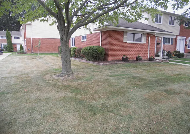 Photo 2 of Condo for sale at 8214 Farnum Ave, Warren City Macomb, MI 48093 | MLS# 58050219540 | Listing updated on 2026-08-24