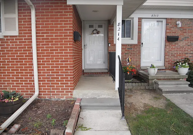 Photo 3 of Condo for sale at 8214 Farnum Ave, Warren City Macomb, MI 48093 | MLS# 58050219540 | Listing updated on 2026-08-24