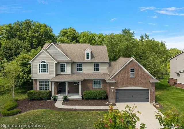 Photo 2 of Single family home for sale at 871 Wynstone Cir S, Oakland Charter Township Oakland, MI 48363 | MLS# 20261067454 | Listing updated on 2026-09-05