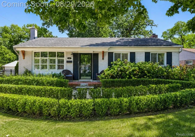 Photo 1 of Single family home for sale at 924 Allen Dr, Northville City Oakland, MI 48167 | MLS# 20261067472 | Listing updated on 2026-09-16