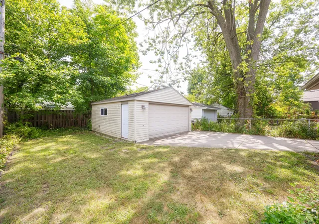 Photo 2 of Single family home for sale at 711 Kayser Ave, Royal Oak City Oakland, MI 48067 | MLS# 81026044603 | Listing updated on 2026-09-18
