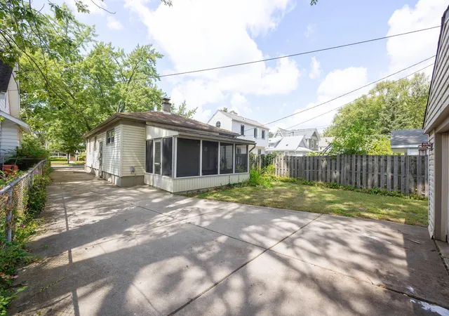 Photo 4 of Single family home for sale at 711 Kayser Ave, Royal Oak City Oakland, MI 48067 | MLS# 81026044603 | Listing updated on 2026-09-18