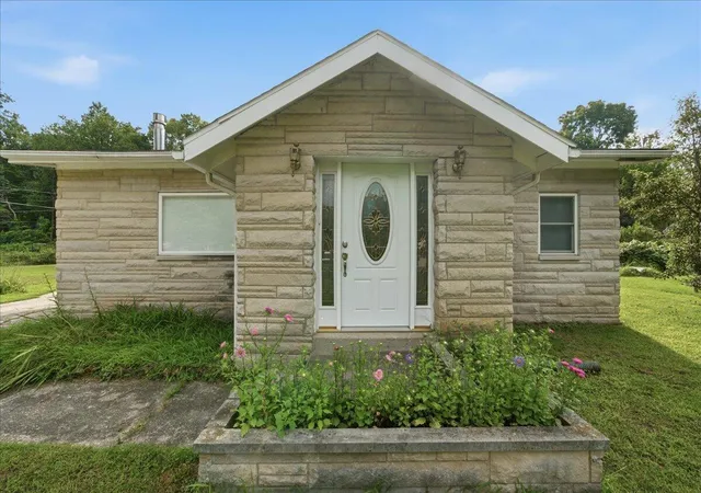 Photo 2 of Single family home for sale at 9129 3rd St, Oronoko Charter Township Berrien, MI 49103 | MLS# 69026044604 | Listing updated on 2026-09-11