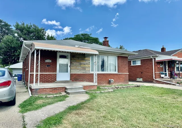 Photo 2 of Single family home for sale at 8051 Marian St, Warren City Macomb, MI 48093 | MLS# 20261067476 | Listing updated on 2026-09-07