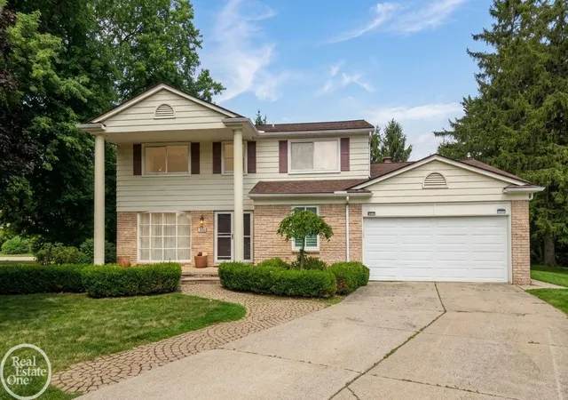 Photo 1 of Single family home for sale at 715 Abbey Ct, Rochester Hills City Oakland, MI 48307 | MLS# 58050219553 | Listing updated on 2026-09-15