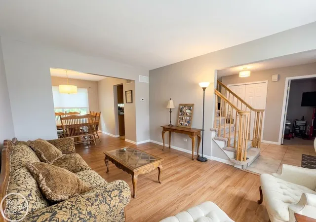 Photo 4 of Single family home for sale at 715 Abbey Ct, Rochester Hills City Oakland, MI 48307 | MLS# 58050219553 | Listing updated on 2026-09-15