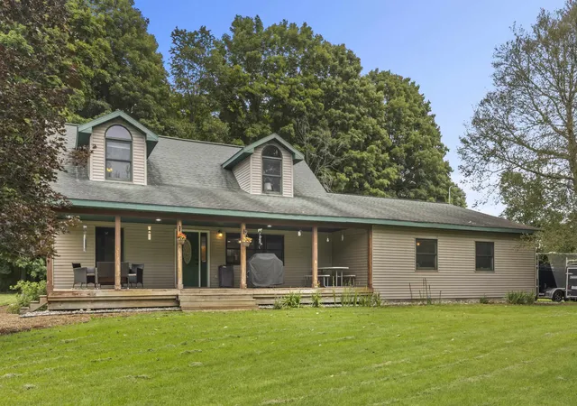 Photo 3 of Single family home for sale at 20680 Cinder, Inland Township Benzie, MI 49643 | MLS# 78080072725 | Listing updated on 2026-09-17