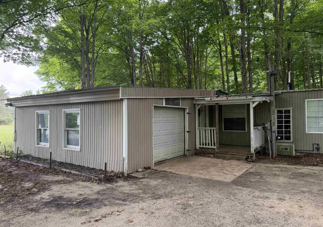 2nd image of 272 S Haze Rd, Homestead Township Benzie, MI 49617 | MLS# 78080072726