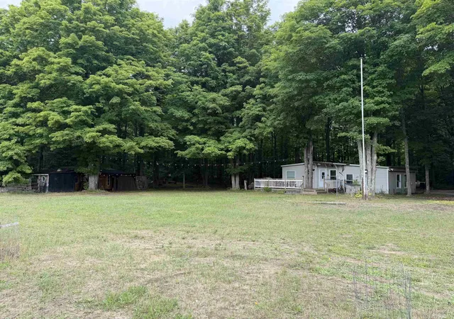 4th image of 272 S Haze Rd, Homestead Township Benzie, MI 49617 | MLS# 78080072726