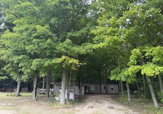 5th image of 272 S Haze Rd, Homestead Township Benzie, MI 49617 | MLS# 78080072726