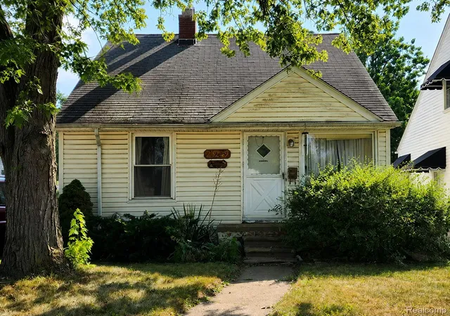 Photo 1 of Sale Pending at 23249 Columbia St, Dearborn City Wayne, MI 48124 | MLS# 20261067503 | Listing updated on 2026-09-13