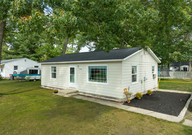 1st image of 1210 Woodcrest St, Egelston Township Muskegon, MI 49442 | MLS# 71026044624