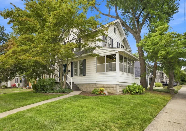 2nd image of 1510 Dorothea Rd, Berkley City Oakland, MI 48072 | MLS# 81026044636