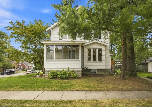 3rd image of 1510 Dorothea Rd, Berkley City Oakland, MI 48072 | MLS# 81026044636