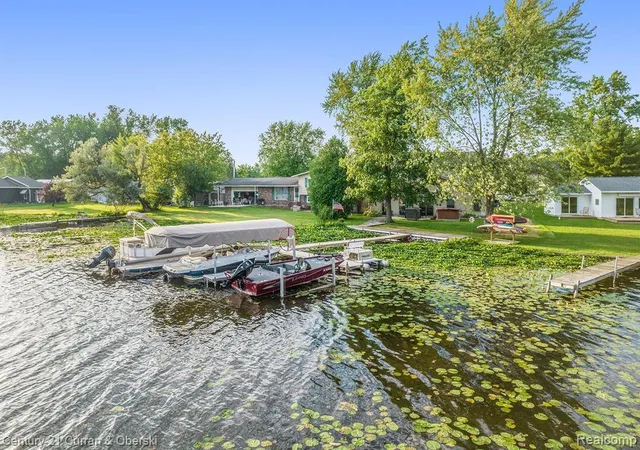 Photo 1 of Single family home for sale at 504 Olcott Lake Dr, Napoleon Township Jackson, MI 49201 | MLS# 20261067545 | Listing updated on 2026-08-28