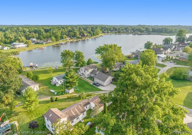 Photo 3 of Single family home for sale at 504 Olcott Lake Dr, Napoleon Township Jackson, MI 49201 | MLS# 20261067545 | Listing updated on 2026-08-28