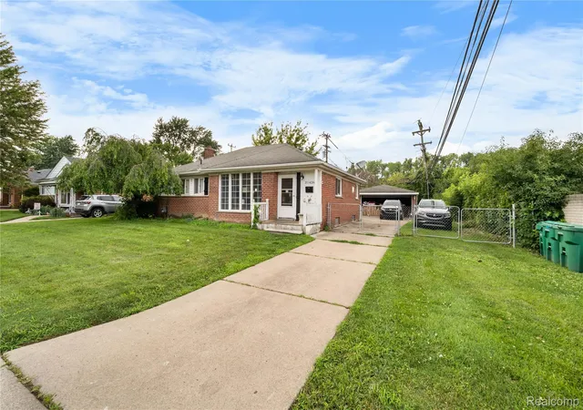 Photo 2 of Single family home for sale at 31426 Rush St, Garden City City Wayne, MI 48135 | MLS# 20261067549 | Listing updated on 2026-09-14