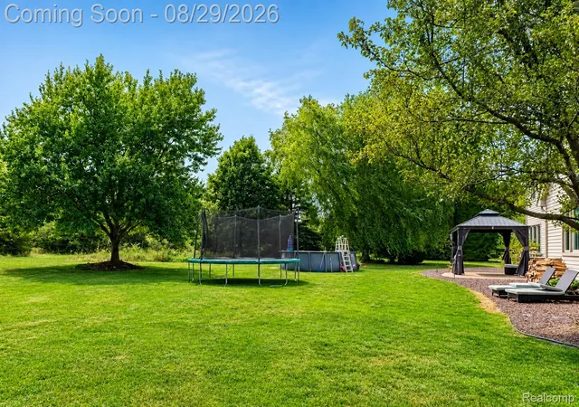 Photo 2 of Single family home for sale at 6837 Alta Dr, Hamburg Township Livingston, MI 48116 | MLS# 20261067559 | Listing updated on 2026-09-26