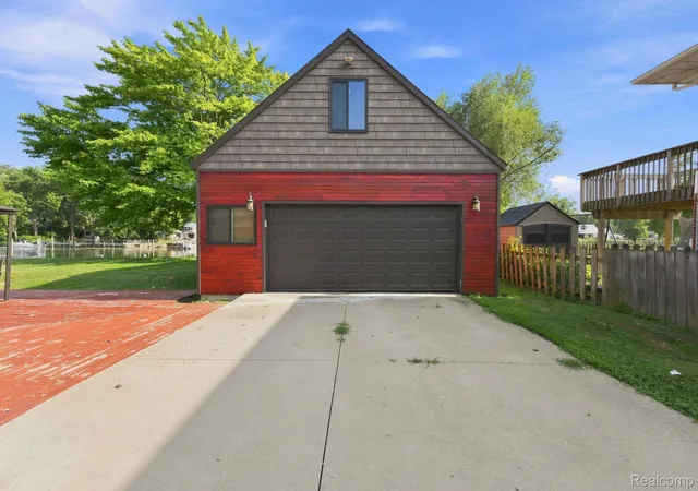 Photo 3 of Single family home for sale at 25800 N River Rd, Harrison Charter Township Macomb, MI 48045 | MLS# 20261067575 | Listing updated on 2026-09-03