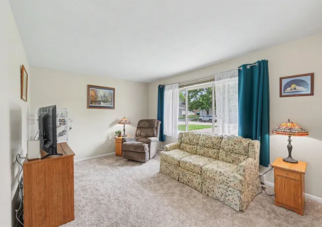 5th image of 318 Kenway Dr, Delta Charter Township Eaton, MI 48917 | MLS# 65026044651
