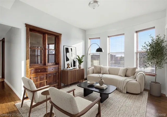 Listing Photo 4 - Condo for sale in building located at 476 Prentis St, Detroit, MI 48201 - Unit #5