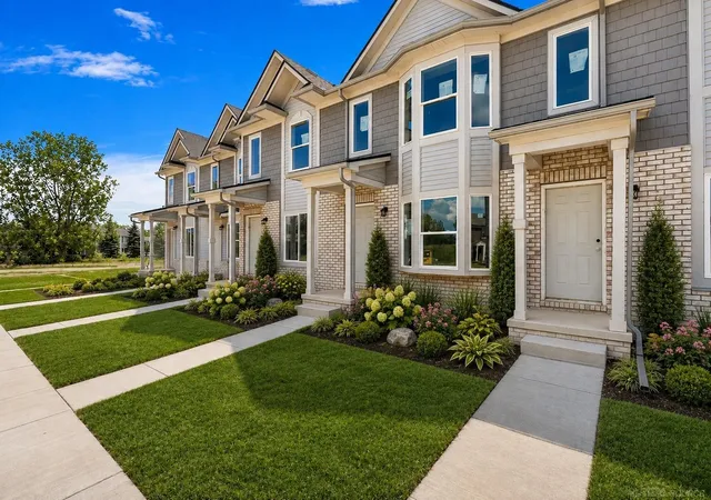 4th image of 35300 Brittany Dr, New Baltimore, MI 48047