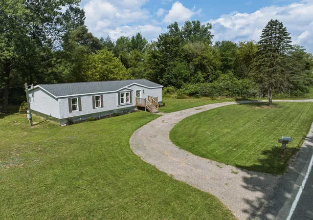 Photo 2 of Single family home for sale at 17651 Ritchie Ave Ne, Nelson Township Kent, MI 49343 | MLS# 72026044658 | Listing updated on 2026-09-17