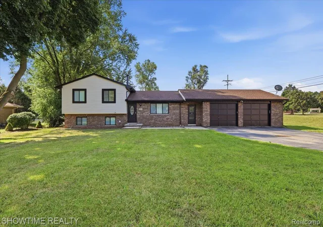 Photo 1 of Single family home for sale at 29255 Utley Rd, Farmington Hills City Oakland, MI 48334 | MLS# 20261067605 | Listing updated on 2026-08-27