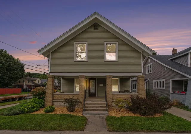1st image of 641 Lincoln Ave Nw, Grand Rapids City Kent, MI 49504 | MLS# 65026044662
