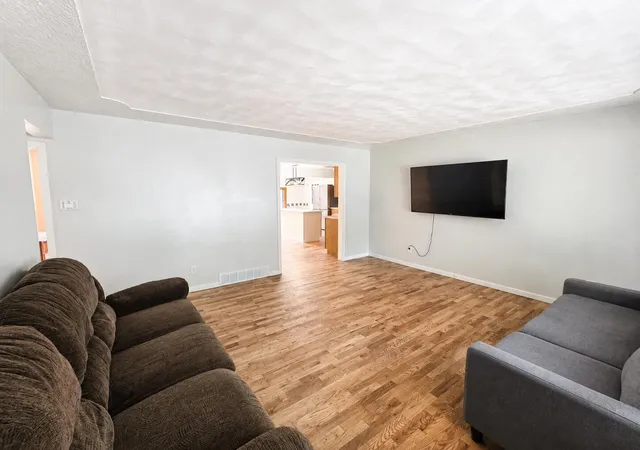 3rd image of 181 Shellenberger Ave, Battle Creek City Calhoun, MI 49037 | MLS# 66026044661