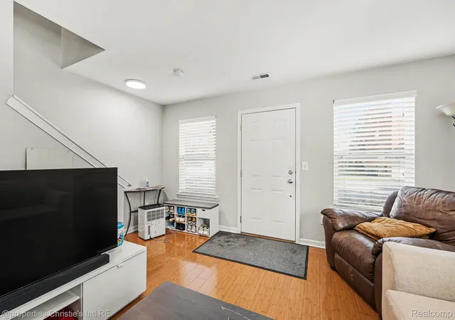 Photo 3 of Condo for sale at 282 E Palmer St, Detroit City Wayne, MI 48202 | MLS# 20261067624 | Listing updated on 2026-09-01