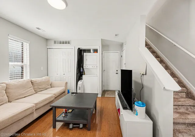 Photo 3 of Condo for sale at 282 E Palmer St, Detroit City Wayne, MI 48202 | MLS# 20261067624 | Listing updated on 2026-09-01