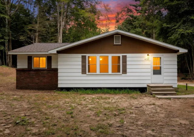 Photo 2 of Single family home for sale at 4725 Orshal Rd, Fruitland Township Muskegon, MI 49461 | MLS# 71026044674 | Listing updated on 2026-08-24