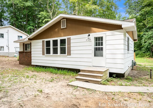 Photo 3 of Single family home for sale at 4725 Orshal Rd, Fruitland Township Muskegon, MI 49461 | MLS# 71026044674 | Listing updated on 2026-08-24