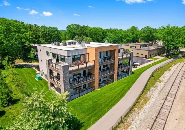 Photo 2 of Condo for sale at 225 E Seventeenth St, Traverse City City Grand Traverse, MI 49684 | MLS# 78080072735 | Listing updated on 2026-08-27