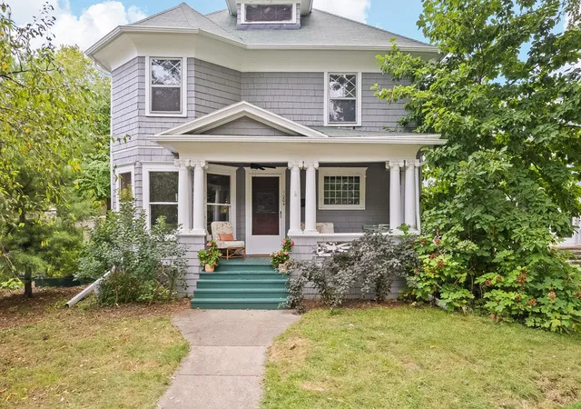 2nd image of 204 Edgewood St, Jackson City Jackson, MI 49201 | MLS# 81026044683
