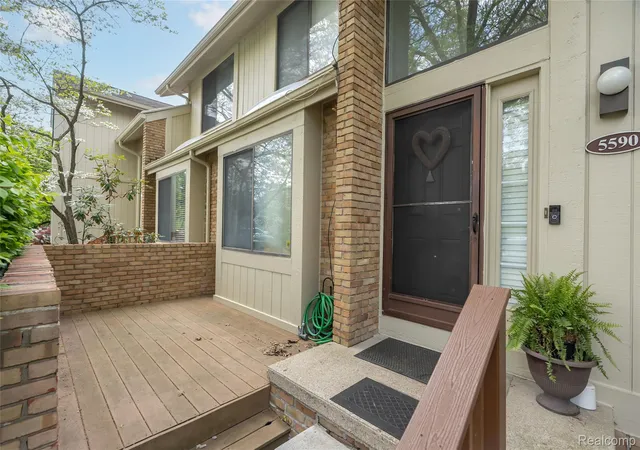 Photo 3 of Condo for sale at 5590 Hillcrest Cir W, West Bloomfield Charter Township Oakland, MI 48322 | MLS# 20261067653 | Listing updated on 2026-09-15