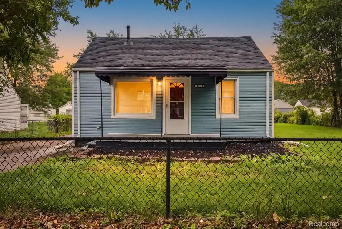 Photo 1 of Single family home for sale at 11420 Maxwell Ave, Warren, MI 48089 | MLS# 20261067658 | Listing updated on 2026-10-20