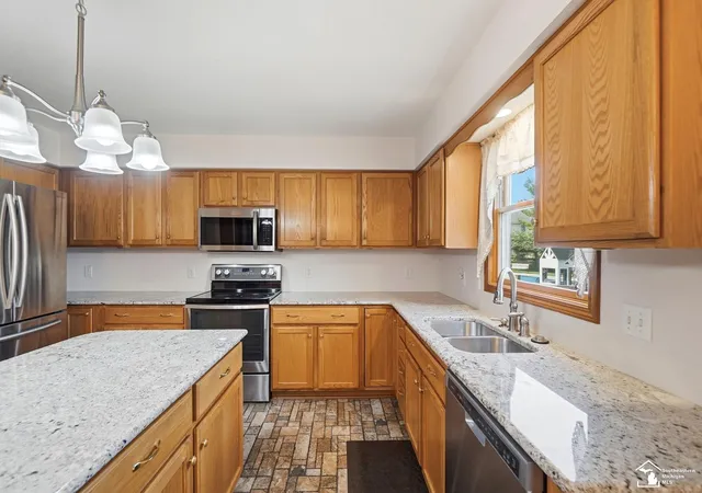 3rd image of 2572 Chapel Creek Dr, Bedford Township Monroe, MI 48144 | MLS# 57050219618